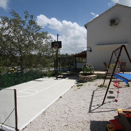 Holiday Home Ela Dracevica Экстерьер фото